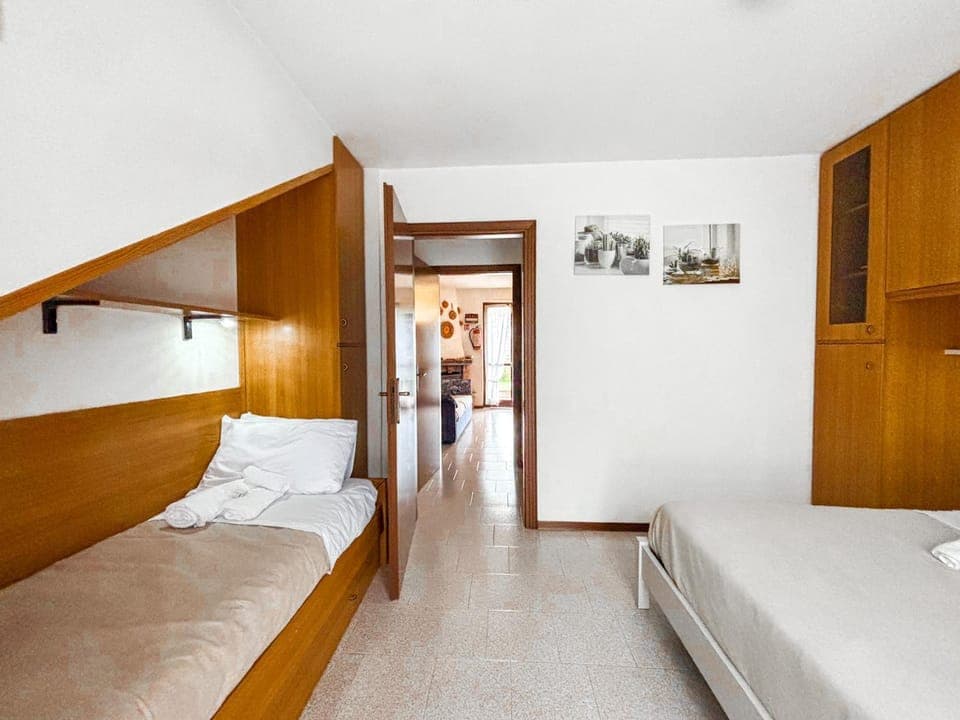 Bed, Photo of the whole room, Bedroom, bunk bed, wardrobe