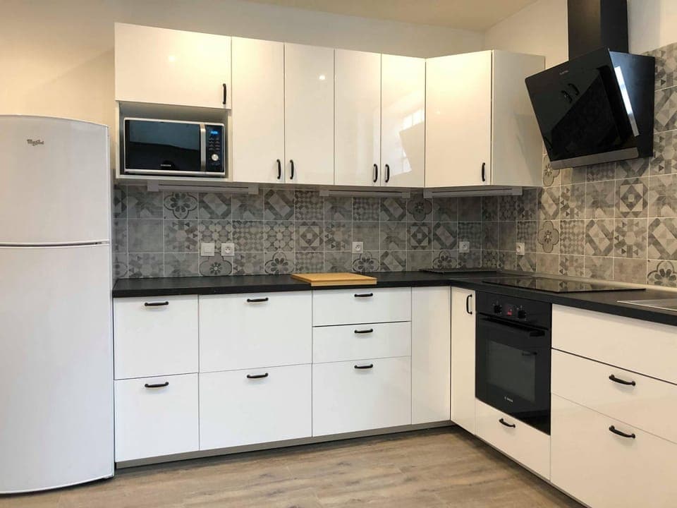 Kitchen or kitchenette, stove