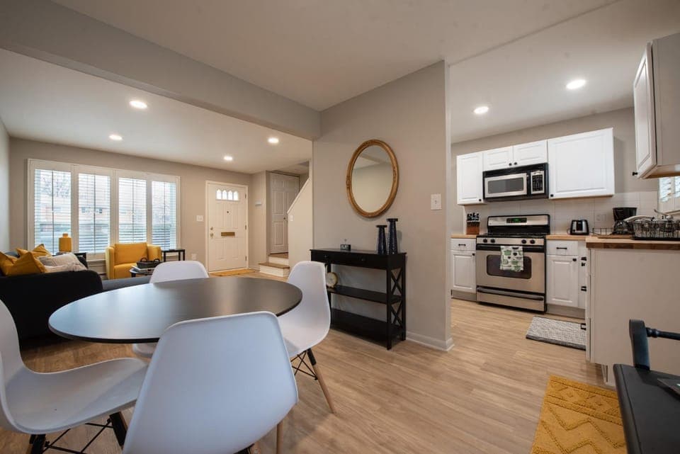 Living room, Dining area, kitchen