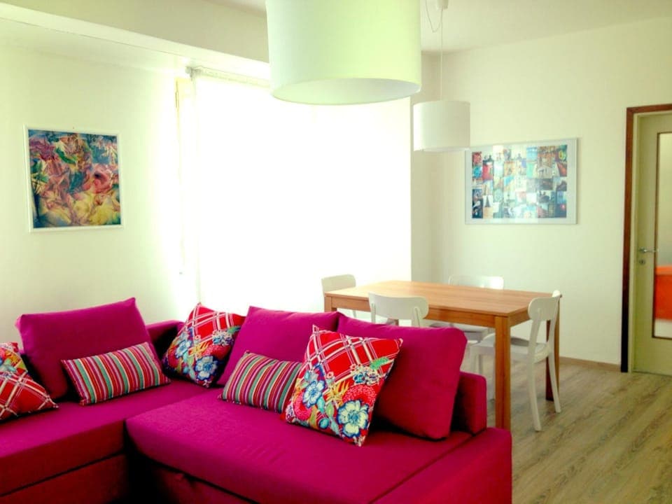 Living room, Photo of the whole room, Family