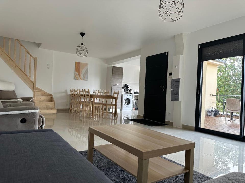 Patio, Living room, locker