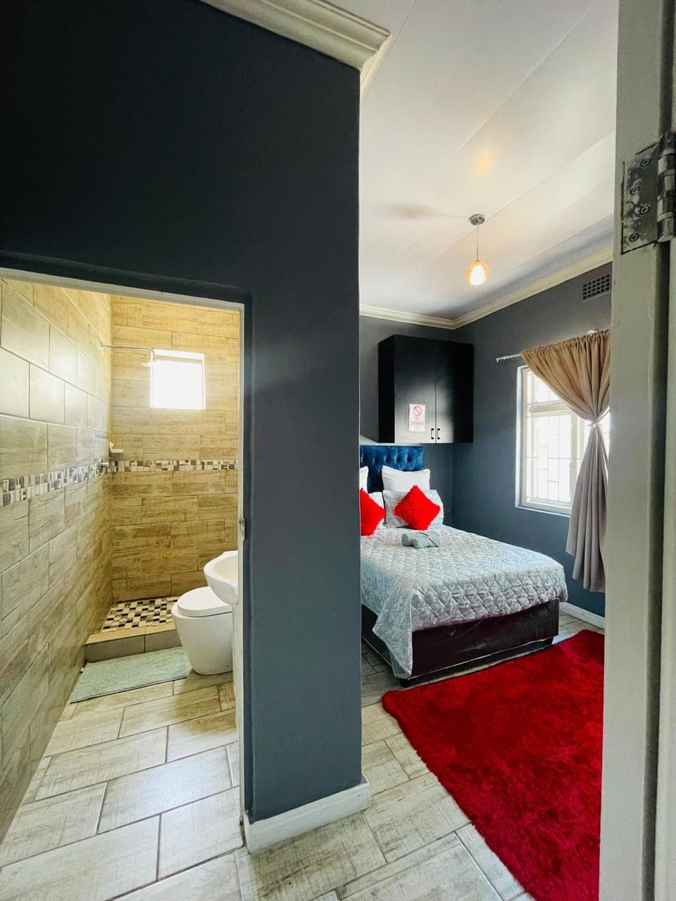 Shower, Toilet, Bathroom, Bedroom