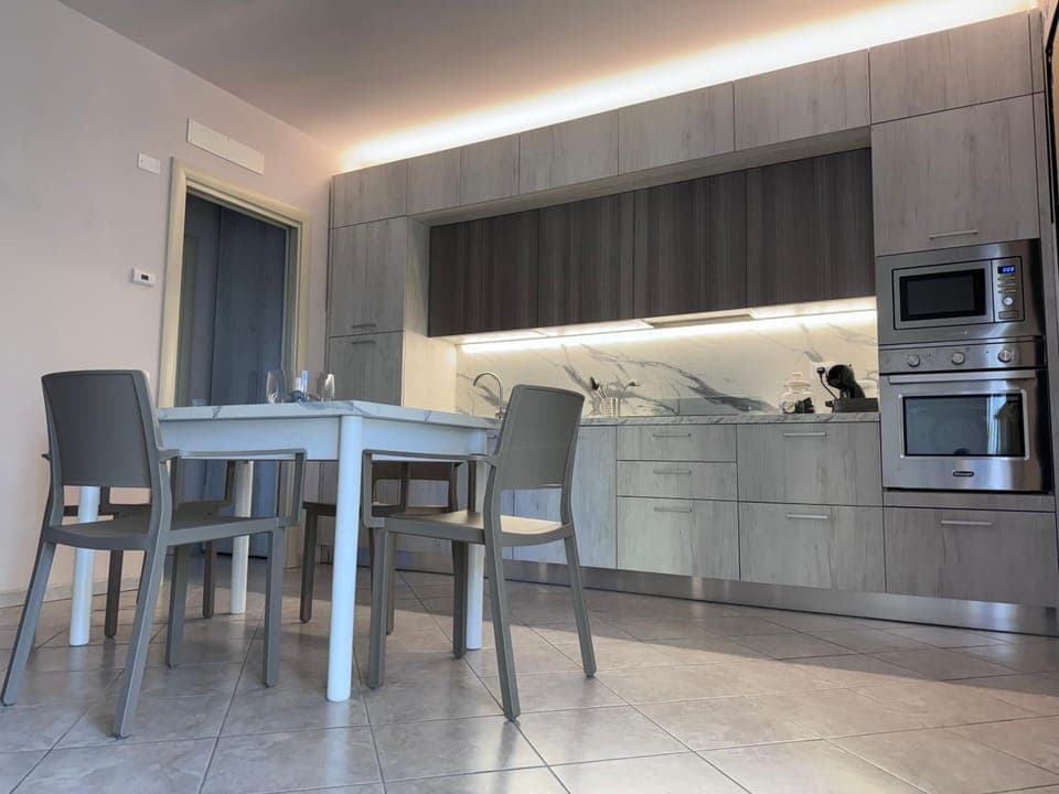 Kitchen or kitchenette, Dining area, pet friendly, stove