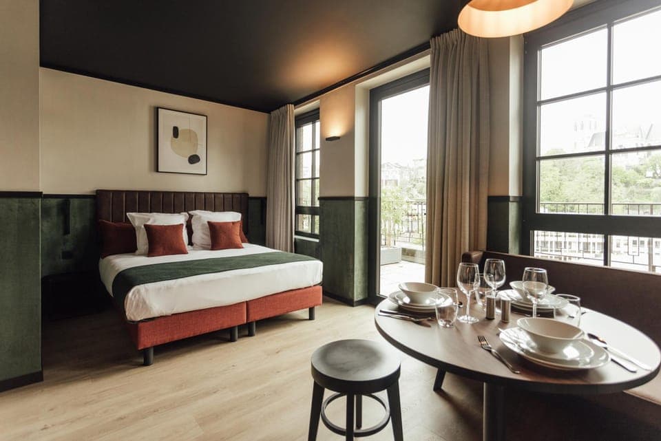 Bed, Balcony/Terrace, Dining area, Bedroom