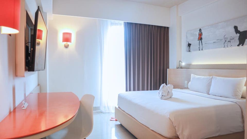 Bed, TV and multimedia