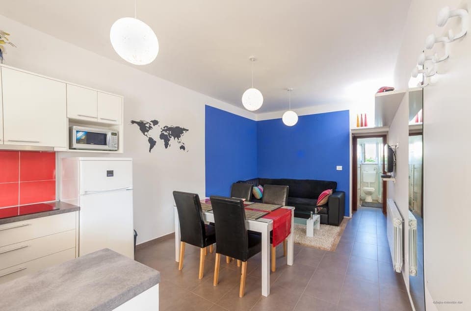 Living room, Dining area