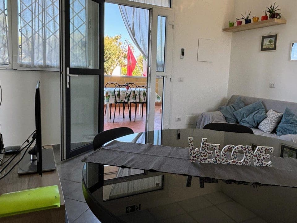 View (from property/room), Living room, Seating area, Dining area