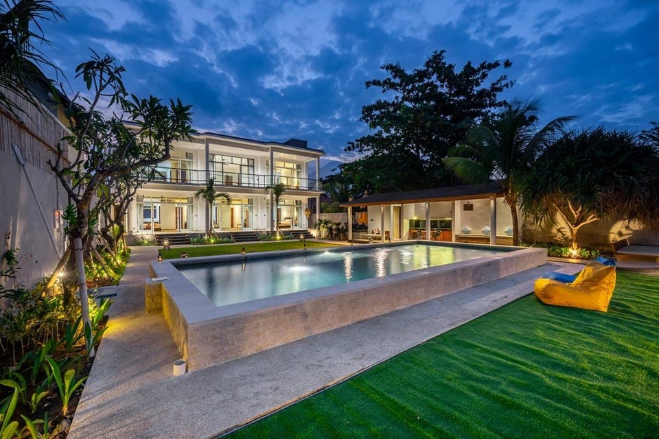 Property building, Patio, Night, Garden, Seating area, Garden view, Pool view, Swimming pool, Breakfast, Sunset, sunbed