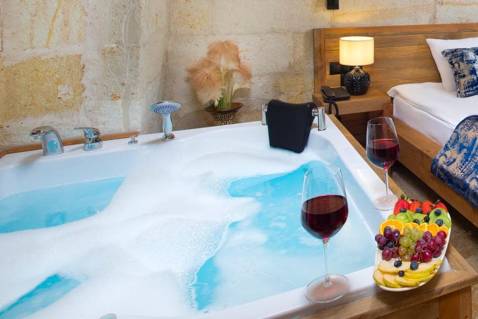 Hot Tub, Food and drinks, Drinks