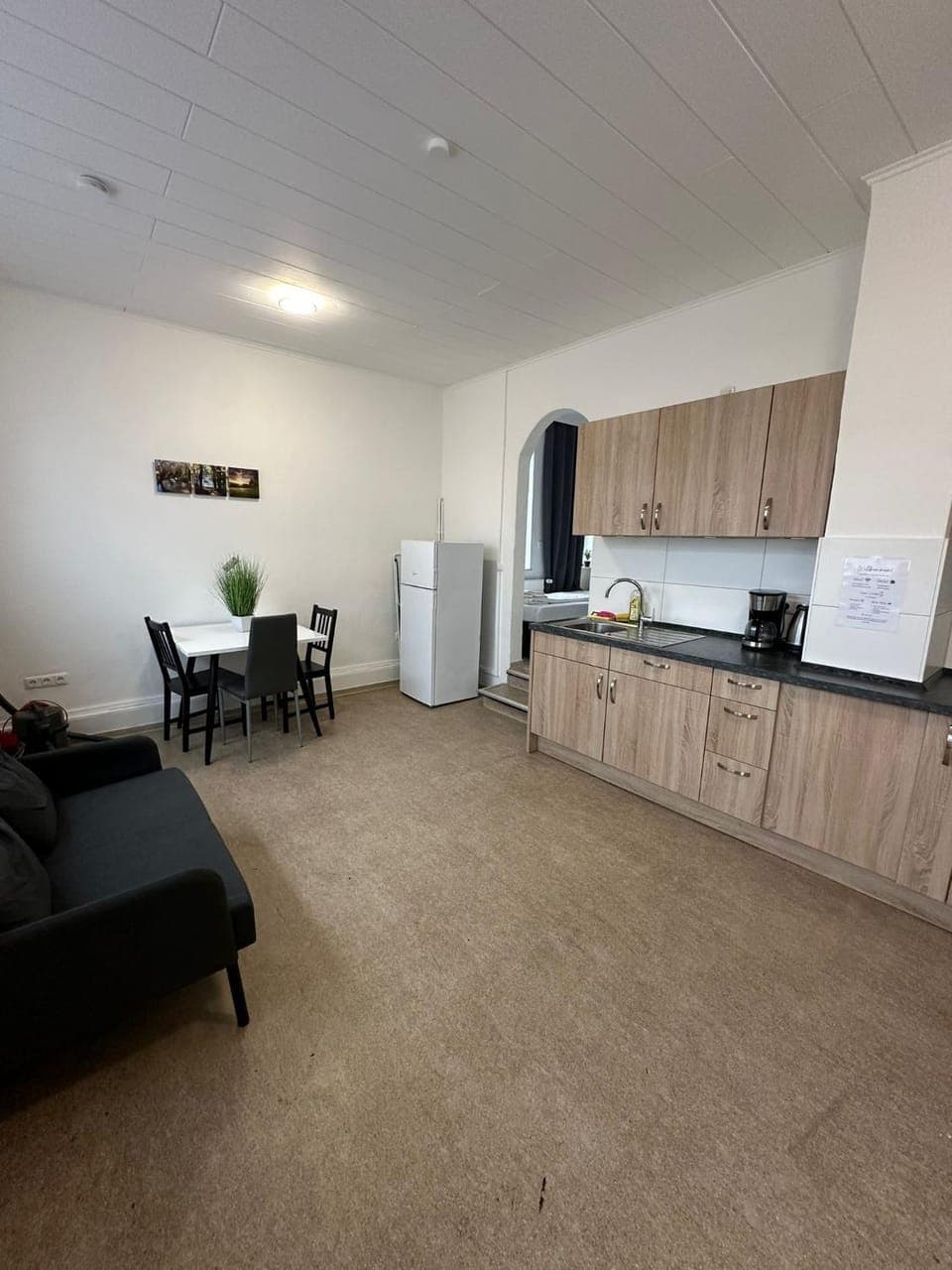 Kitchen or kitchenette, Seating area, Dining area