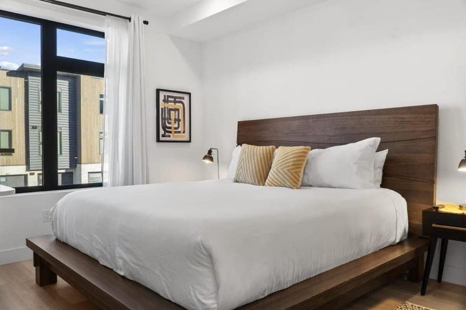 2BDR New Build Minutes to Dillon Reservoir House in Silverthorne