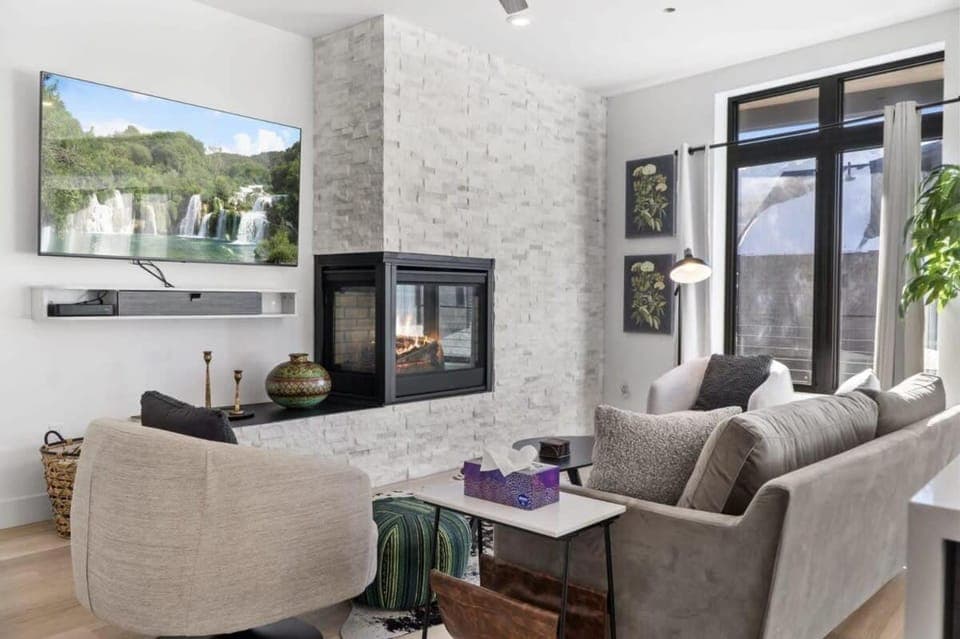 2BDR New Build Minutes to Dillon Reservoir House in Silverthorne