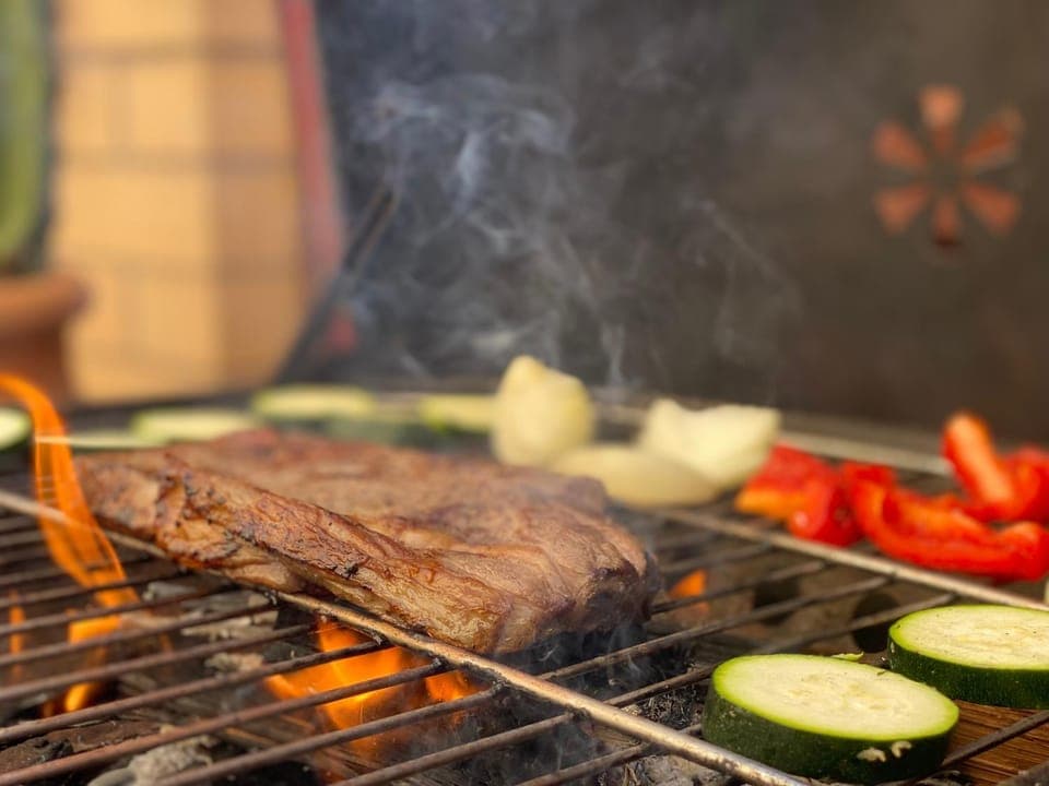 BBQ facilities, Balcony/Terrace, Food and drinks, Food, Entertainment, locker