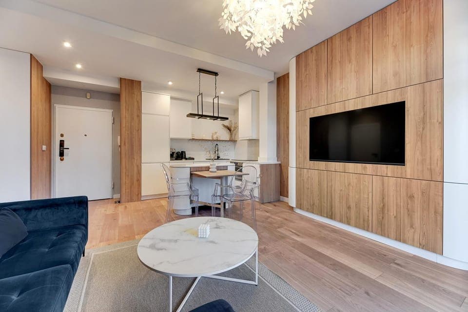 Communal lounge/ TV room, TV and multimedia, Kitchen or kitchenette, Living room, Seating area, Dining area, Evening entertainment, pet friendly, stove