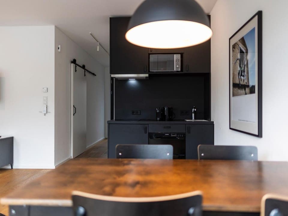 Kitchen or kitchenette, Dining area