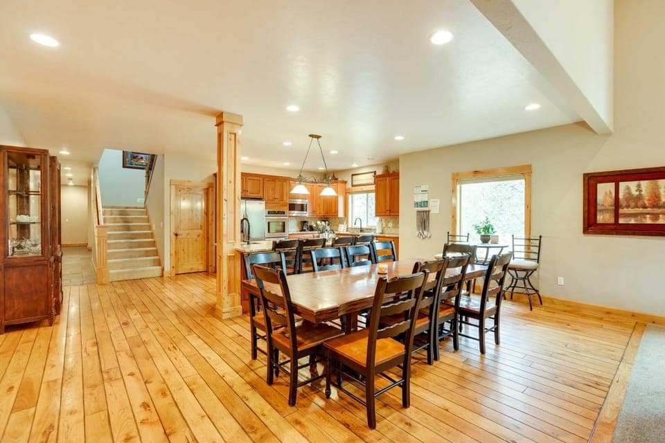Sunriver Group Getaway: Explore Deschutes Forest! House in Sunriver