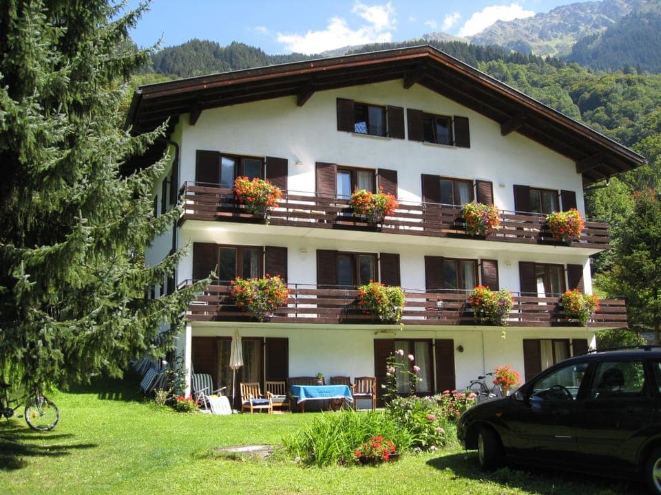 Property building, Garden view