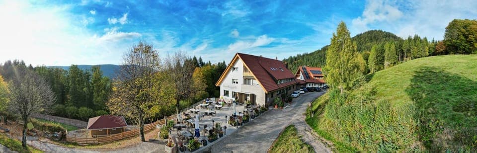 Property building, Natural landscape, Bird's eye view, Mountain view, Parking