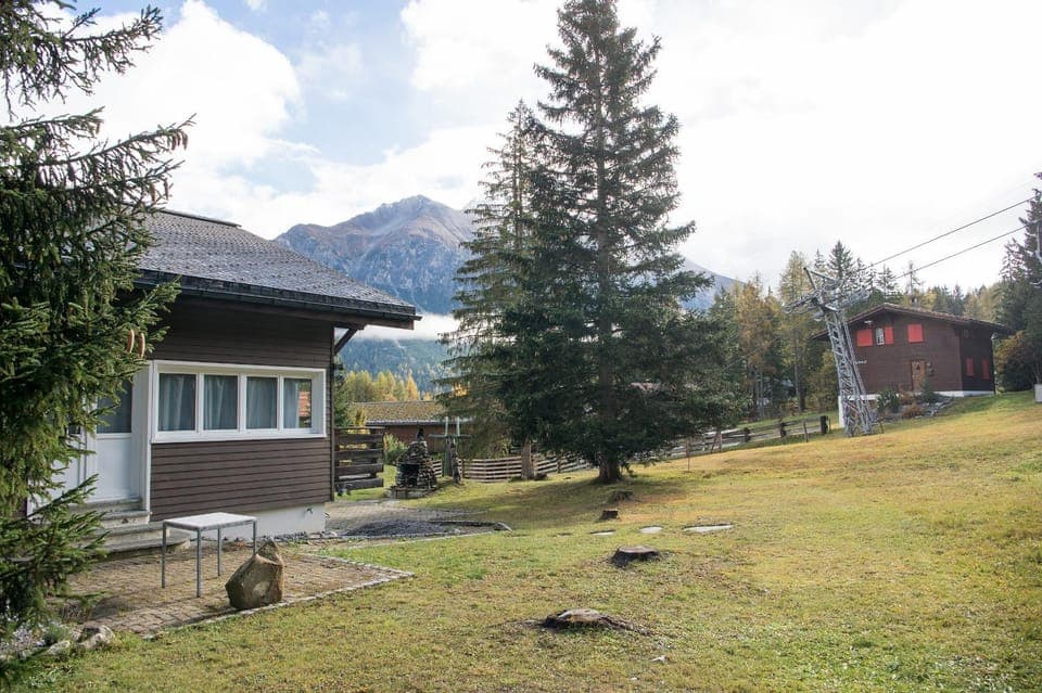 Property building, Facade/entrance, Off site