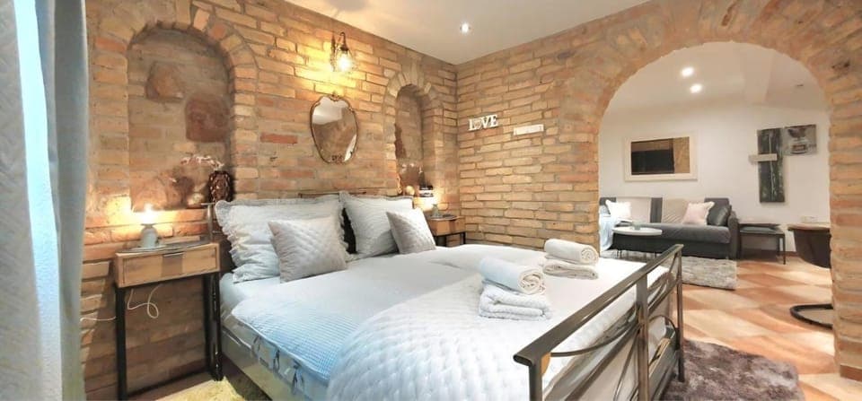 Living room, Photo of the whole room, Bedroom