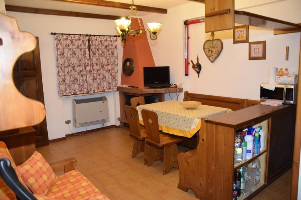 TV and multimedia, Living room, Dining area, Evening entertainment