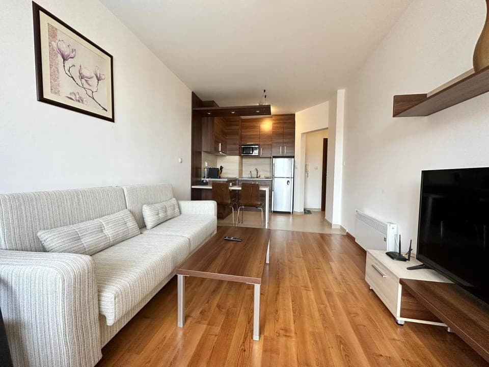 TV and multimedia, Seating area, Dining area