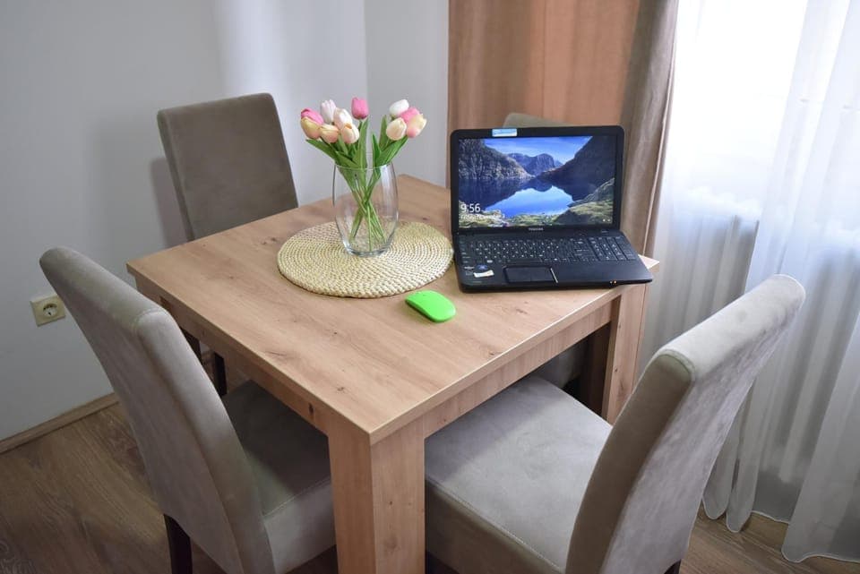 TV and multimedia, Dining area, hair dresser