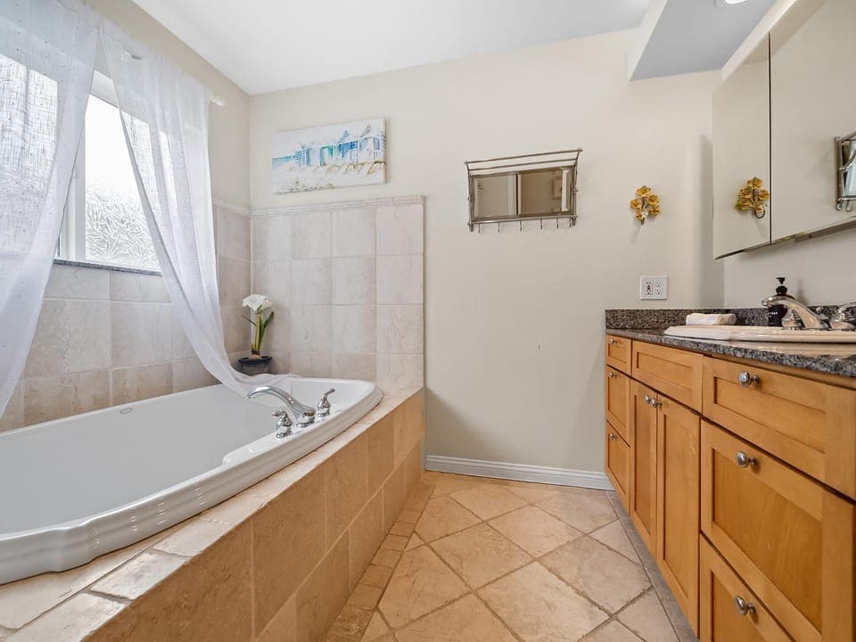 Bathroom, Bath, towels