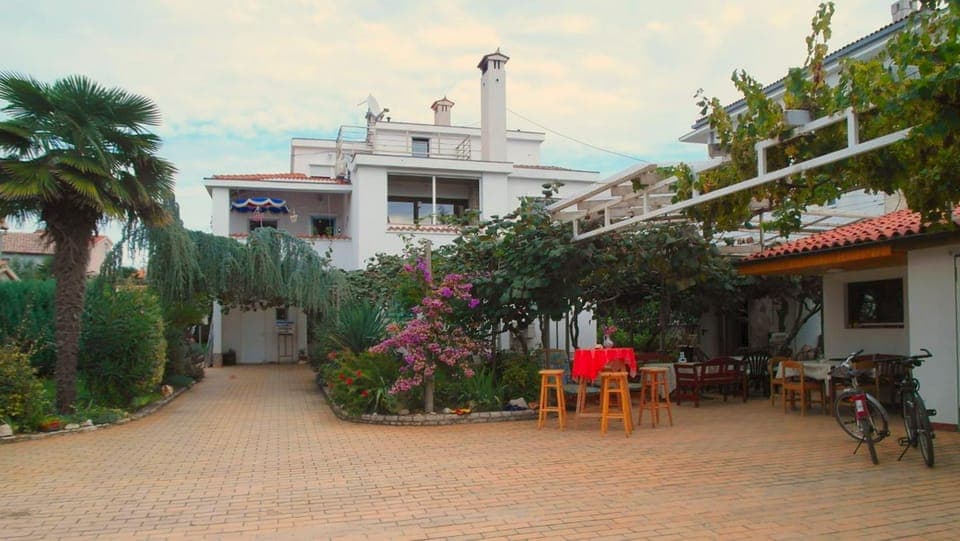 Facade/entrance, Garden