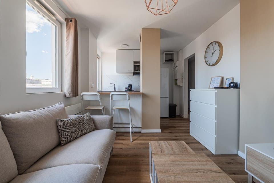 Kitchen or kitchenette, Living room