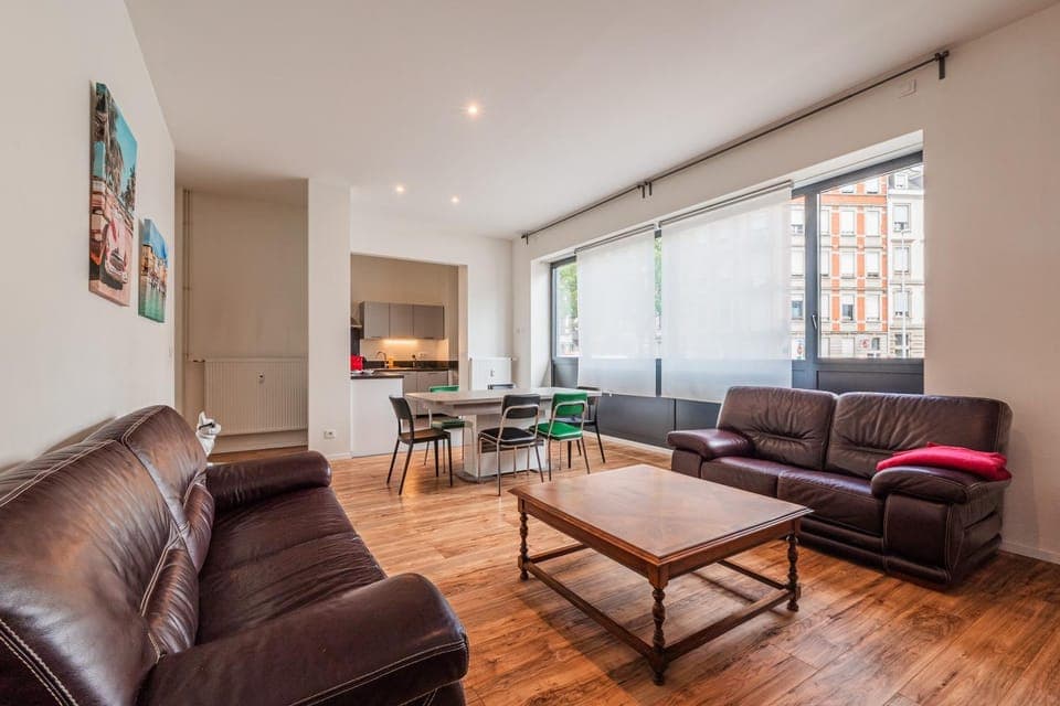 Living room, Seating area