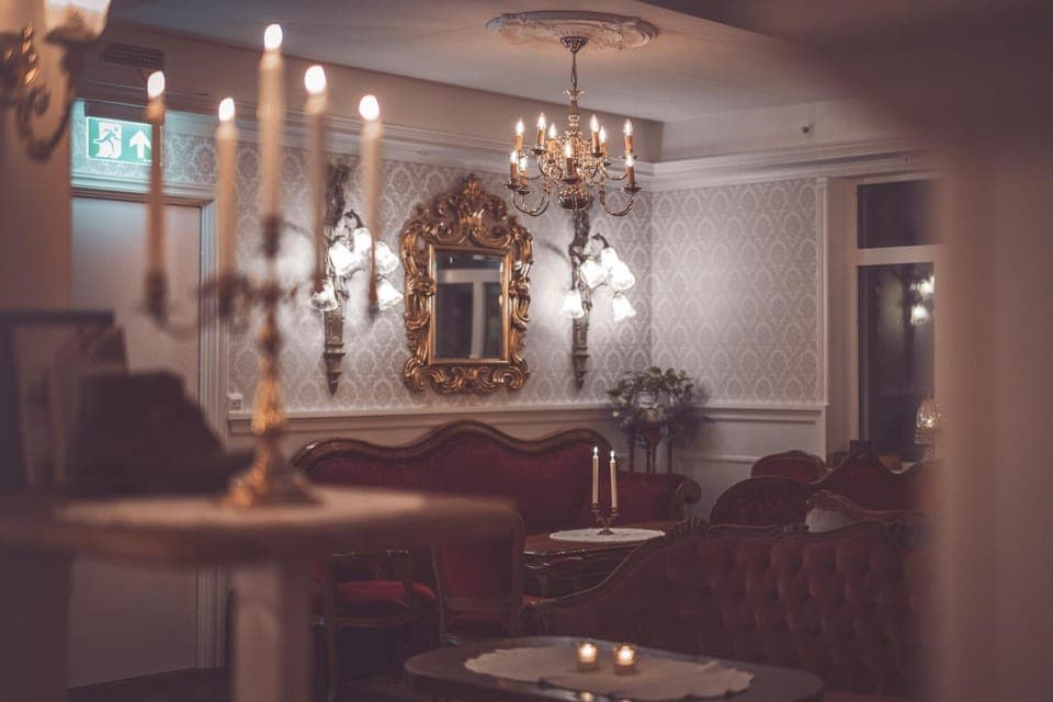 Lounge or bar, Area and facilities