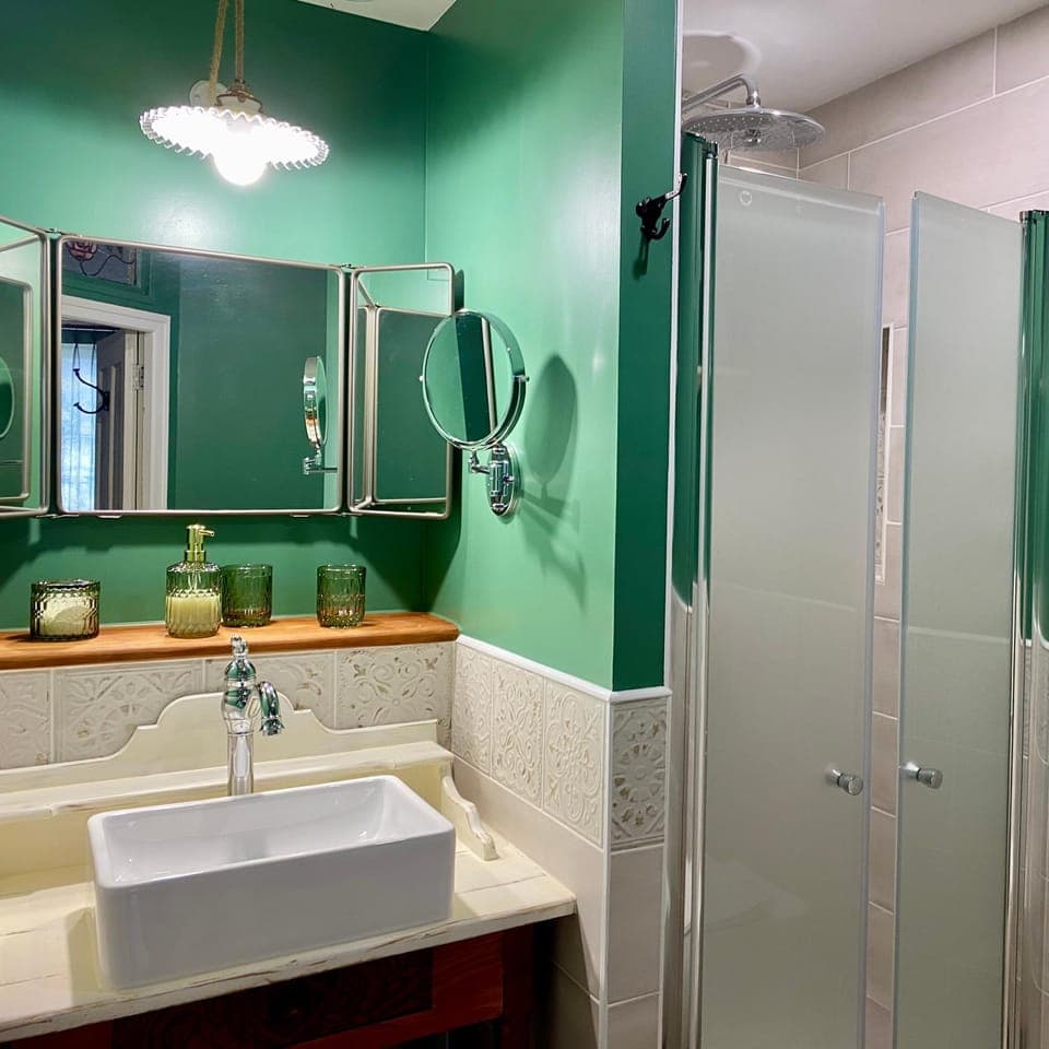 Shower, Bathroom, towels