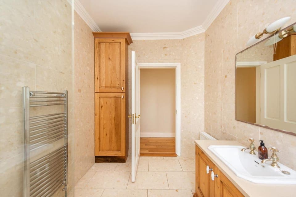 5 Bed Villa - Sleeps 10 - Hot Tub - Country Views Villa in County Waterford