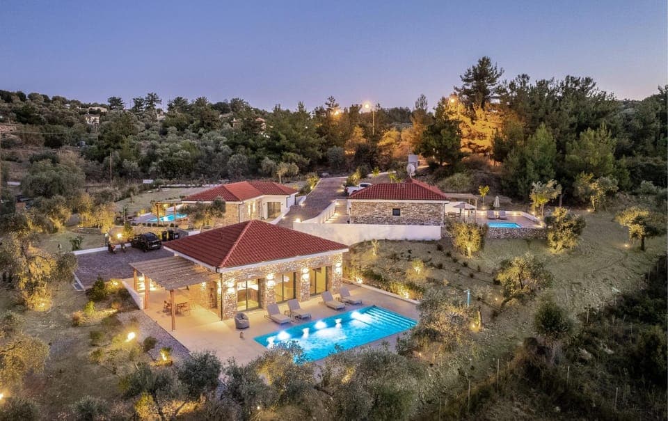 Property building, Swimming pool