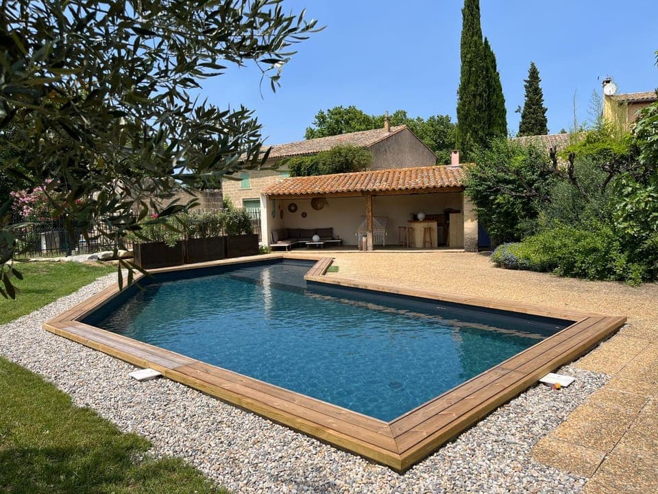 BBQ facilities, Solarium, Lounge or bar, Swimming pool, sunbed