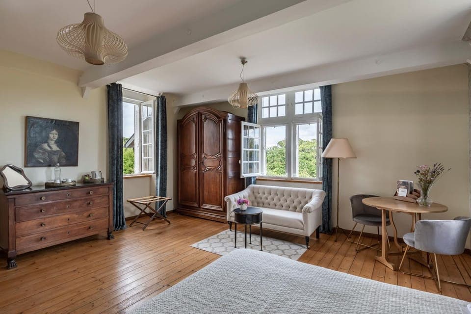 Photo of the whole room, Bedroom, Garden view