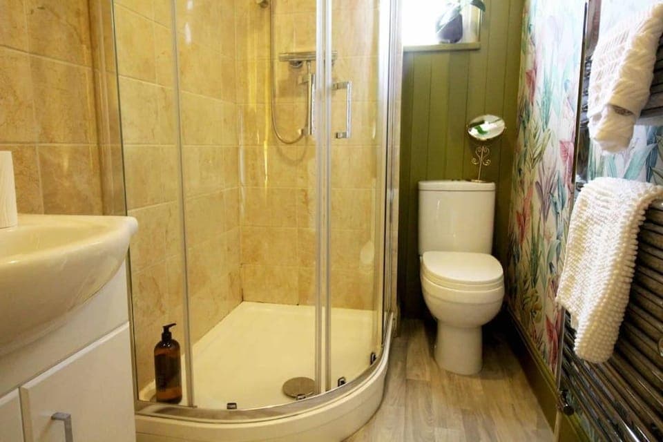 Shower, Toilet, Bathroom