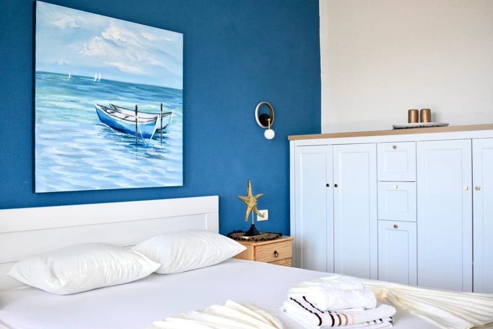 Bed, Photo of the whole room, Bedroom, wardrobe