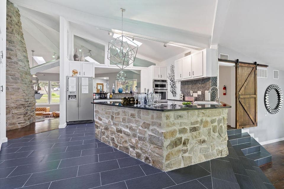 Kitchen or kitchenette, minibar, pet friendly, stove