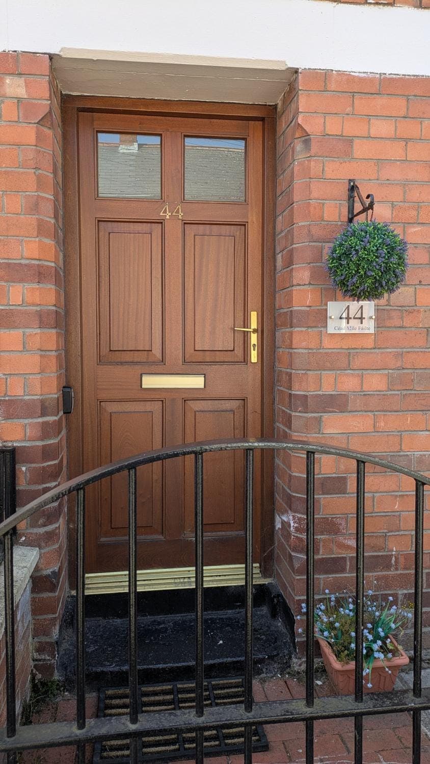 Máire Toiréasa – cosy refurbished property in the Gaeltacht Quarter House in Belfast