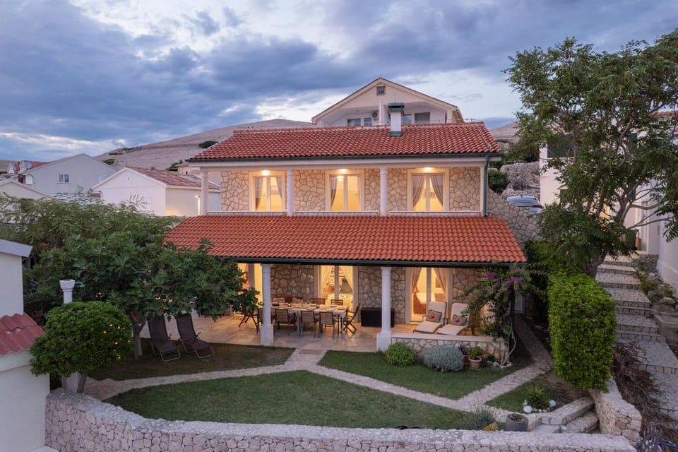 Property building, Garden
