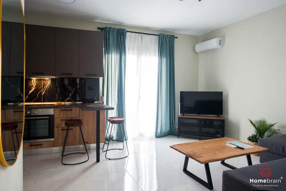 TV and multimedia, Living room, Seating area, Dining area, air conditioner