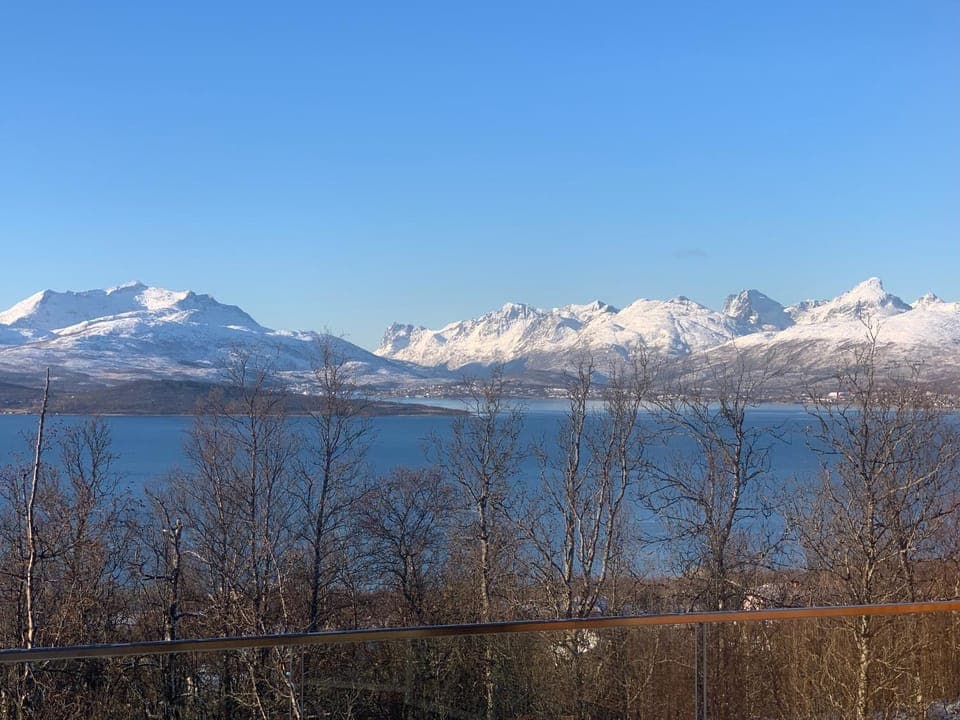 Day, Natural landscape, Lake view, Mountain view, River view, Sea view