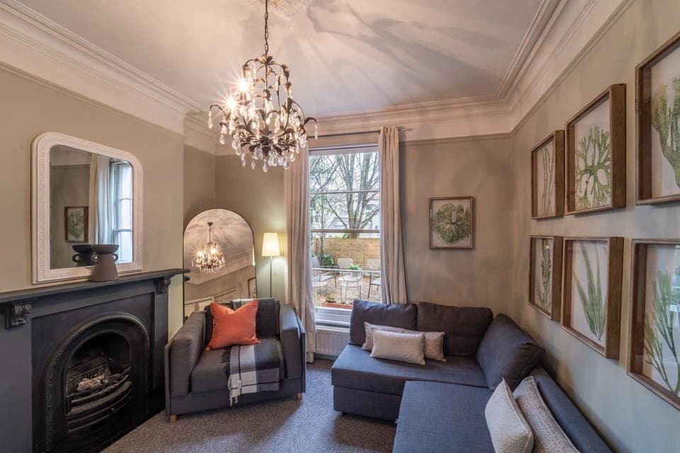 Living room, Seating area, flat iron