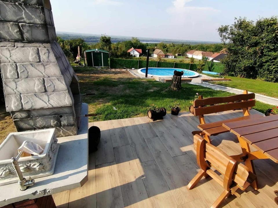 Property building, Day, Natural landscape, BBQ facilities, Garden, Garden view, Pool view, Swimming pool, sunbed