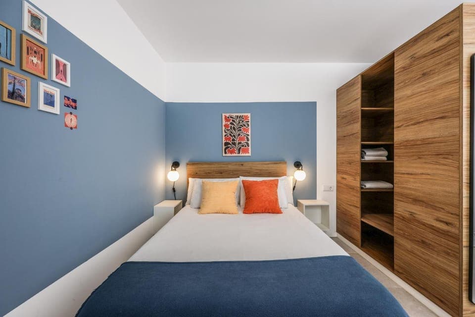 Bed, Bedroom