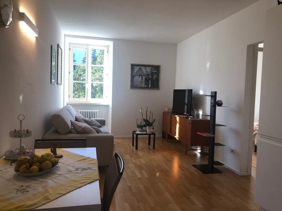 TV and multimedia, Living room, Seating area