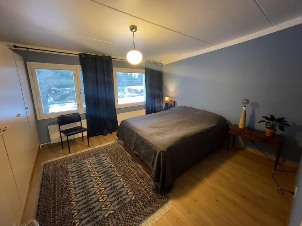 Photo of the whole room, Bedroom