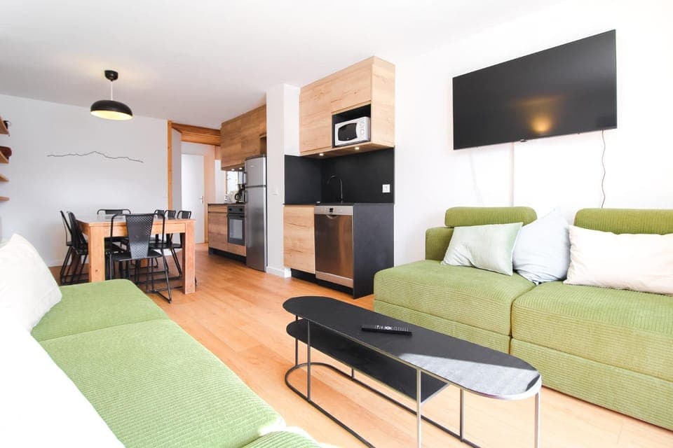 Communal lounge/ TV room, Living room